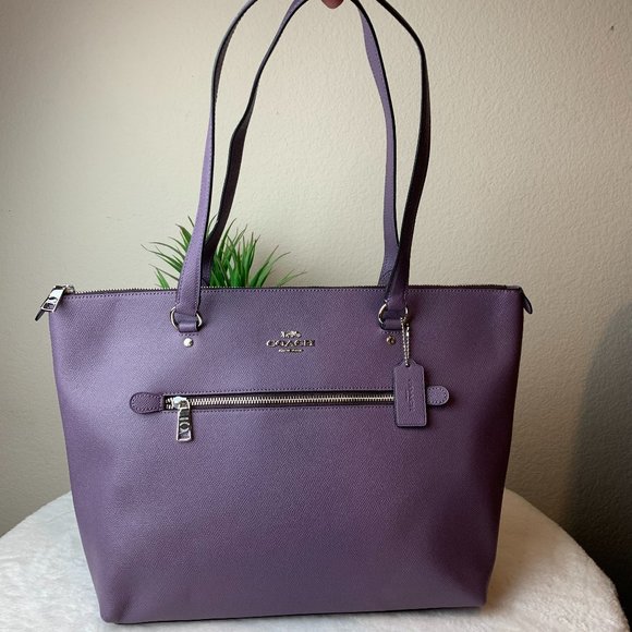 Coach Handbags - COACH GALLERY TOTE
